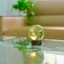 Phân biệt quả cầu phong thuỷ đá tự nhiên và nhân tạo